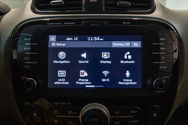 2019 Kia Soul + Leather and sunroof