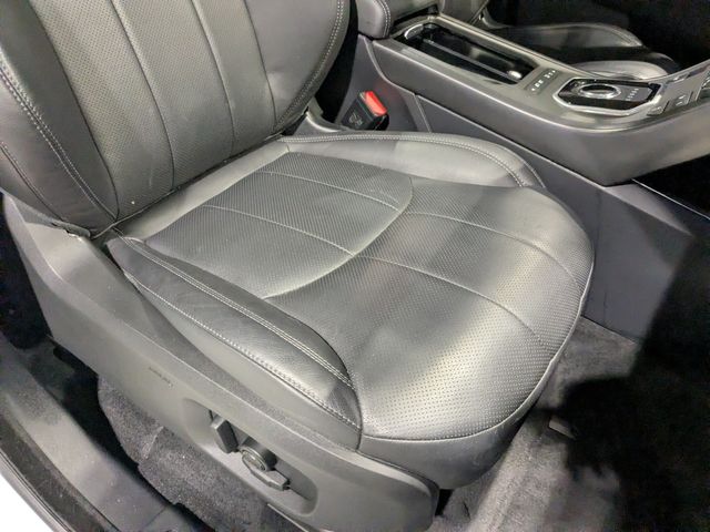 2019 Land Rover Range Rover Evoque SE Premium | Lake Forest IL | Executive Motor Carz