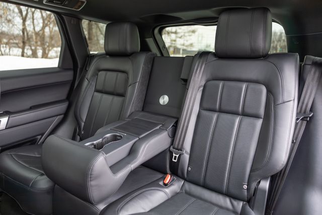 2019 Land Rover Range Rover Sport HSE w/ Heated &amp; Cooled Seats, Meridian Audio