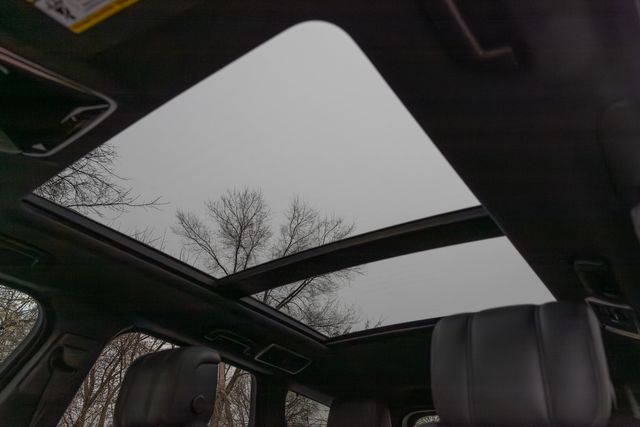 2019 Land Rover Range Rover Sport HSE w/ Heated & Cooled Seats, Meridian Audio 2019 Land Rover Range Rover Sport HSE w/ Heated & Cooled Seats, Meridian Audio