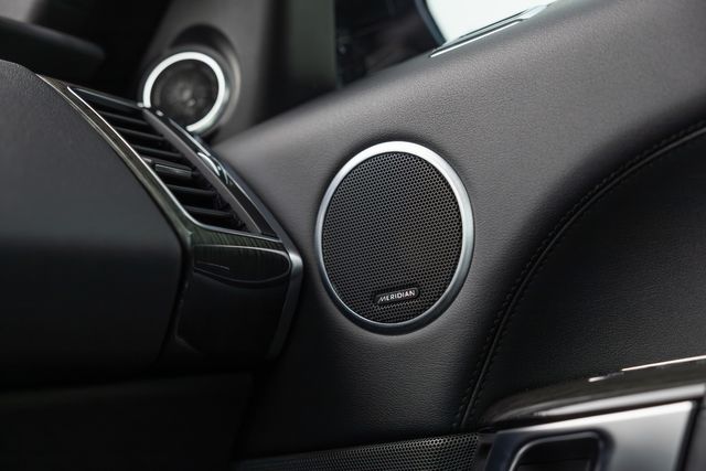 2019 Land Rover Range Rover Sport HSE w/ Heated & Cooled Seats, Meridian Audio 2019 Land Rover Range Rover Sport HSE w/ Heated & Cooled Seats, Meridian Audio