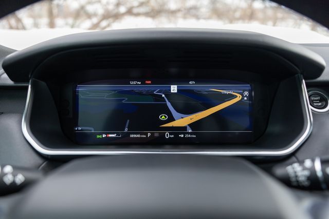 2019 Land Rover Range Rover Sport HSE w/ Heated &amp; Cooled Seats, Meridian Audio