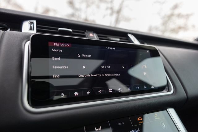 2019 Land Rover Range Rover Sport HSE w/ Heated &amp; Cooled Seats, Meridian Audio