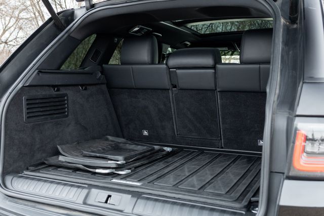 2019 Land Rover Range Rover Sport HSE w/ Heated & Cooled Seats, Meridian Audio 2019 Land Rover Range Rover Sport HSE w/ Heated & Cooled Seats, Meridian Audio