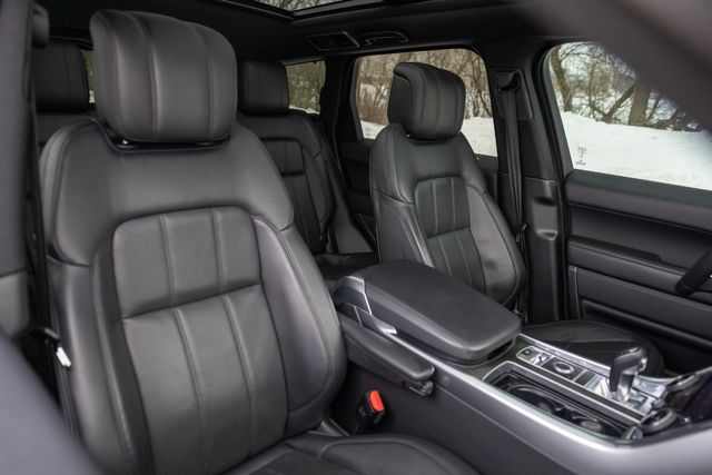 2019 Land Rover Range Rover Sport HSE w/ Heated &amp; Cooled Seats, Meridian Audio