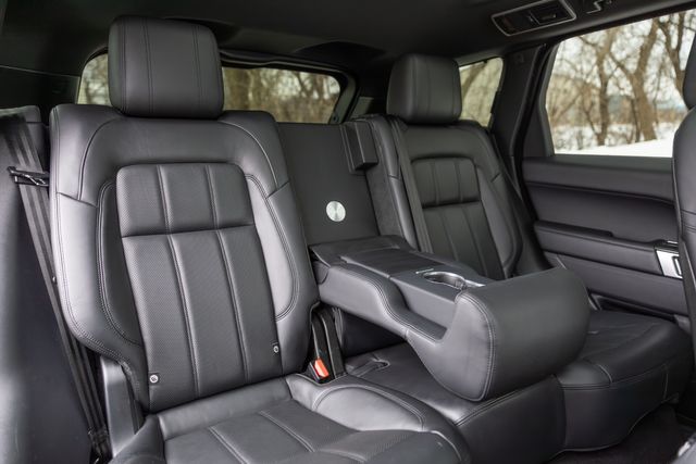 2019 Land Rover Range Rover Sport HSE w/ Heated &amp; Cooled Seats, Meridian Audio