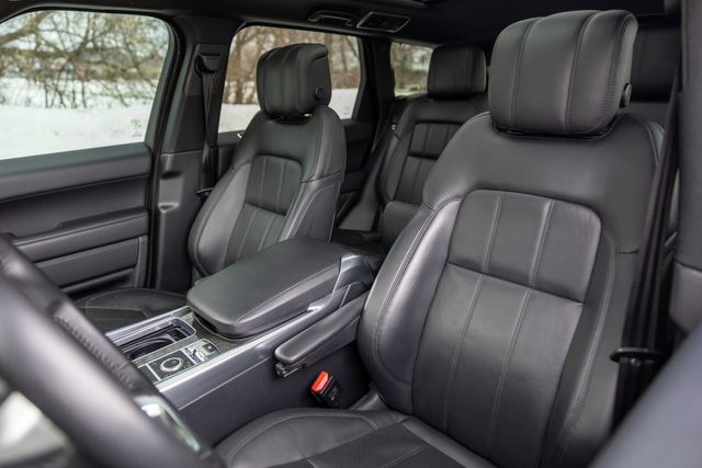 2019 Land Rover Range Rover Sport HSE w/ Heated &amp; Cooled Seats, Meridian Audio