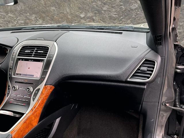 2019 Lincoln Nautilus Select