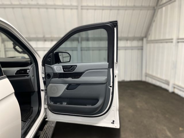 2019 Lincoln NAVIGATOR RESERVE | Houston, TX | Texas Star Motors 2019 Lincoln NAVIGATOR RESERVE | Houston, TX | Texas Star Motors