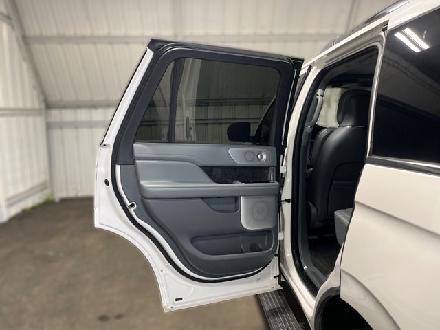 2019 Lincoln NAVIGATOR RESERVE | Houston, TX | Texas Star Motors 2019 Lincoln NAVIGATOR RESERVE | Houston, TX | Texas Star Motors