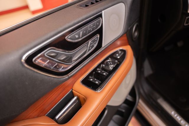 2019 Lincoln Navigator L Reserve | Addison, TX | Mr Car Guys 2019 Lincoln Navigator L Reserve | Addison, TX | Mr Car Guys