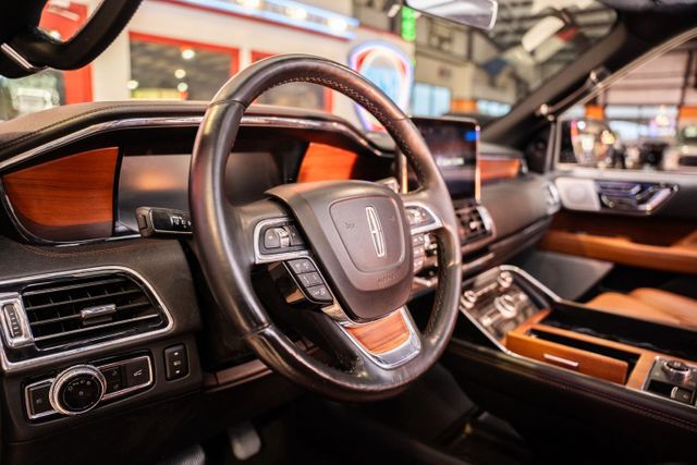 2019 Lincoln Navigator L Reserve | Addison, TX | Mr Car Guys 2019 Lincoln Navigator L Reserve | Addison, TX | Mr Car Guys