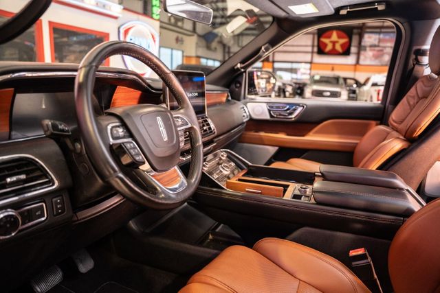 2019 Lincoln Navigator L Reserve | Addison, TX | Mr Car Guys 2019 Lincoln Navigator L Reserve | Addison, TX | Mr Car Guys