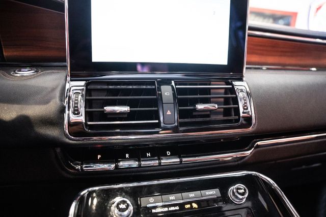 2019 Lincoln Navigator L Reserve | Addison, TX | Mr Car Guys 2019 Lincoln Navigator L Reserve | Addison, TX | Mr Car Guys