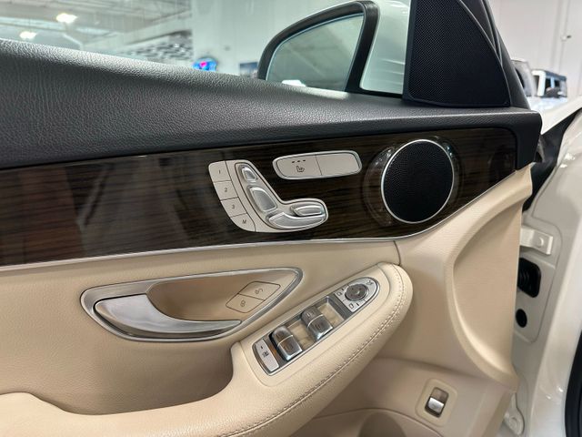 2019 Mercedes-Benz C-Class C 300 Premium Package Keyless Go Rear Camera | Irving, Texas | Hopper Motorplex 2019 Mercedes-Benz C-Class C 300 Premium Package Keyless Go Rear Camera | Irving, Texas | Hopper Motorplex