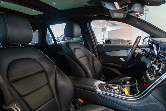 2019 Mercedes-Benz GLC 300 Premium Package Smartphone Integration Package Panorama Roof