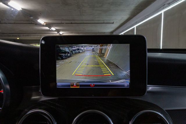 2019 Mercedes-Benz GLC 300 Premium Package Smartphone Integration Package Panorama Roof