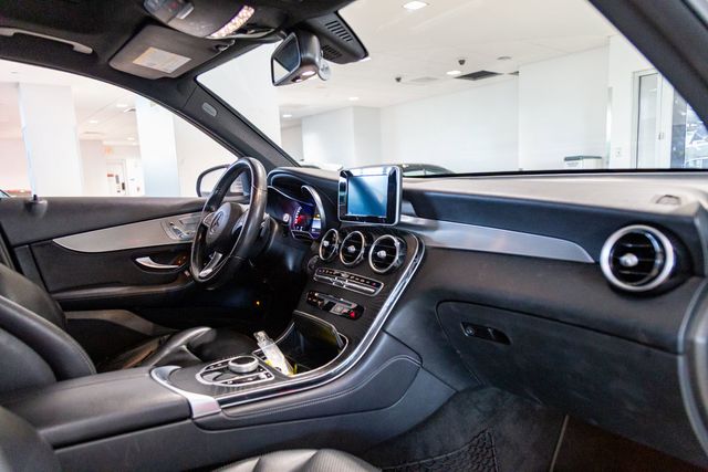 2019 Mercedes-Benz GLC 300 Premium Package Smartphone Integration Package Panorama Roof