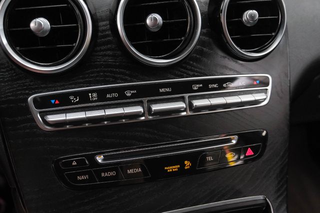 2019 Mercedes-Benz GLC 300 | Addison, TX | Addison Autoplex 2019 Mercedes-Benz GLC 300 | Addison, TX | Addison Autoplex