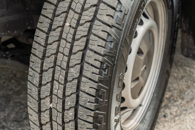 2019 Mercedes-Benz Sprinter 2500 HIGH ROOF 144" WB / 12 PASSENGER / ONE OWNER | Austin, TX | Rocky Mountain Truck Stop Austin