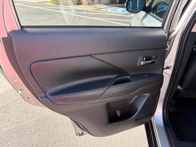 2019 Mitsubishi Outlander SE