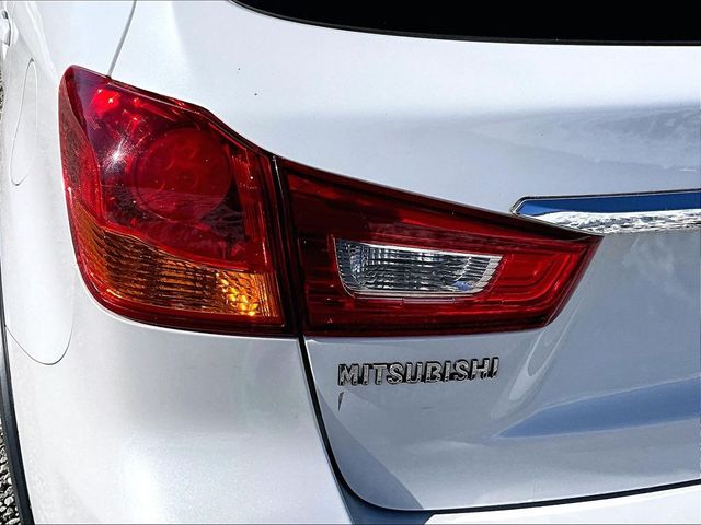 2019 Mitsubishi Outlander Sport LE