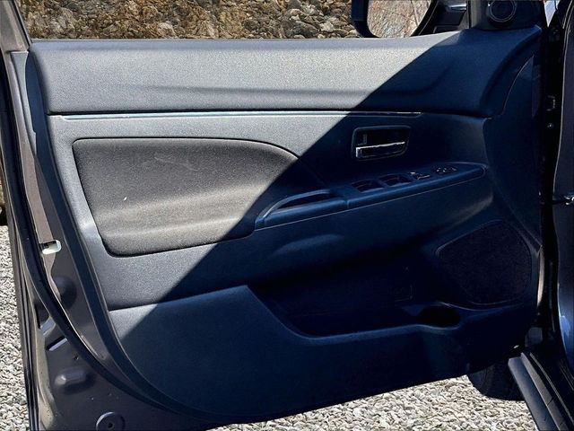 2019 Mitsubishi Outlander Sport LE