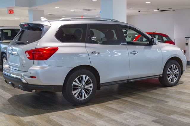 2019 Nissan Pathfinder 4WD 3rd row SV