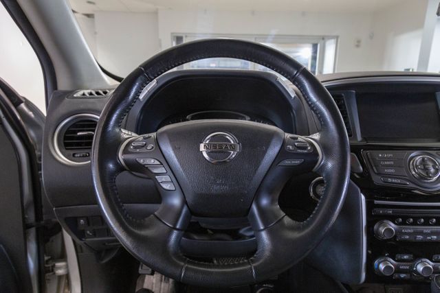 2019 Nissan Pathfinder 4WD 3rd row SV