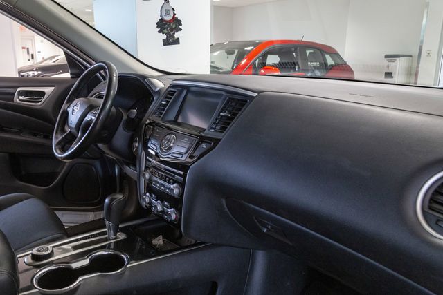 2019 Nissan Pathfinder 4WD 3rd row SV