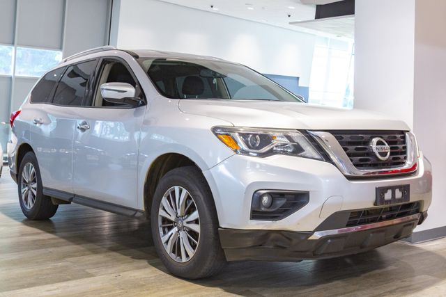 2019 Nissan Pathfinder 4WD 3rd row SV