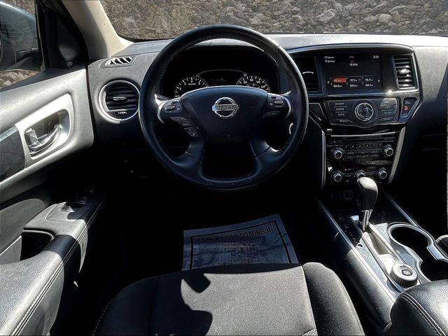 2019 Nissan Pathfinder SV