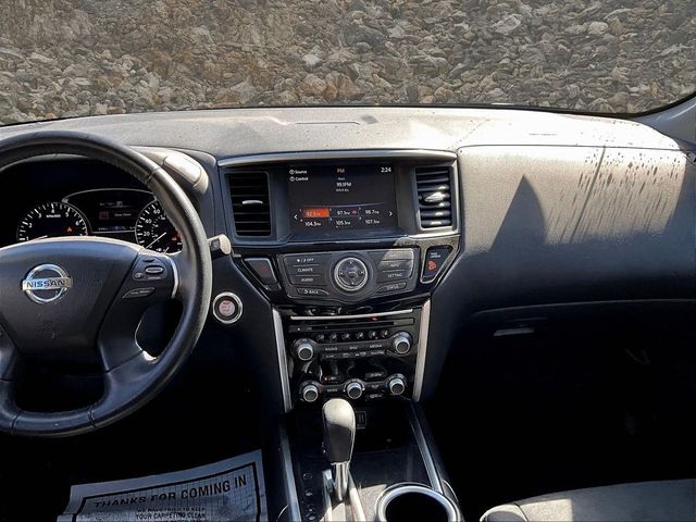 2019 Nissan Pathfinder SV