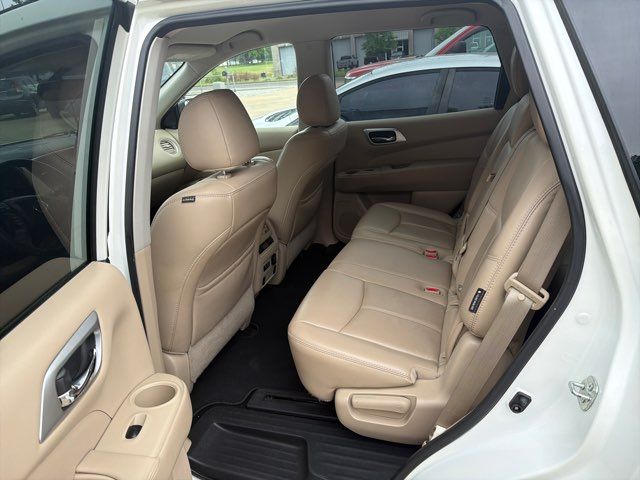 2019 Nissan Pathfinder SL