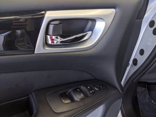 2019 Nissan Pathfinder SV