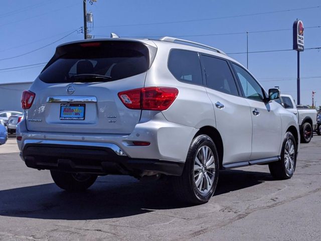 2019 Nissan Pathfinder SV