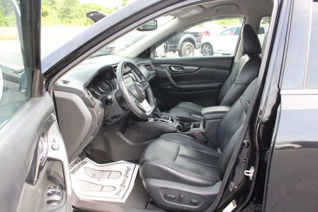 2019 Nissan Rogue SL | Granite City, Illinois | MasterCars Company Inc. 2019 Nissan Rogue SL | Granite City, Illinois | MasterCars Company Inc.