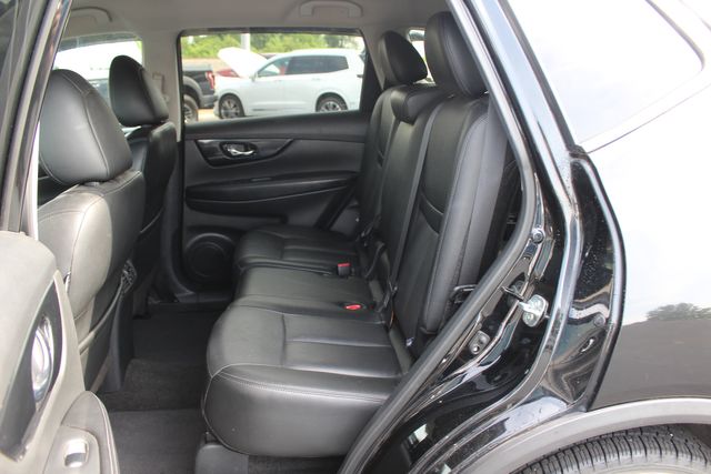 2019 Nissan Rogue SL | Granite City, Illinois | MasterCars Company Inc. 2019 Nissan Rogue SL | Granite City, Illinois | MasterCars Company Inc.