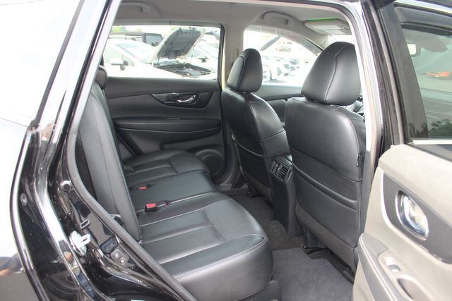 2019 Nissan Rogue SL | Granite City, Illinois | MasterCars Company Inc. 2019 Nissan Rogue SL | Granite City, Illinois | MasterCars Company Inc.