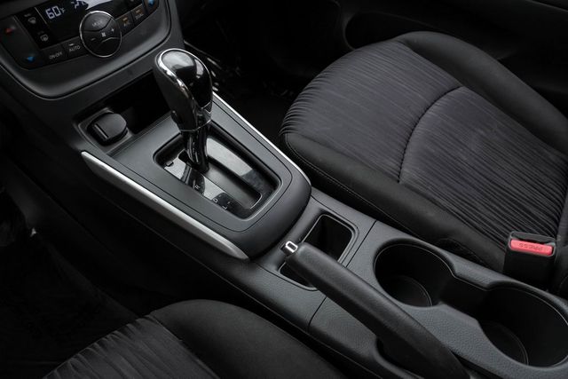 2019 Nissan Sentra SV ALLOYS FUEL EFFICIENT DUAL ZONE CLIMATE CONTROL 2019 Nissan Sentra SV ALLOYS FUEL EFFICIENT DUAL ZONE CLIMATE CONTROL