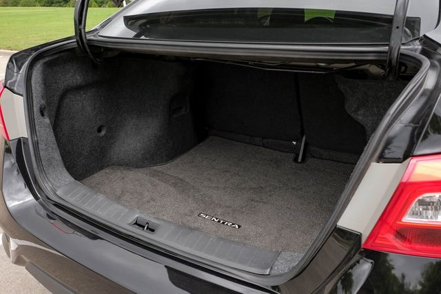 2019 Nissan Sentra SV ALLOYS FUEL EFFICIENT DUAL ZONE CLIMATE CONTROL