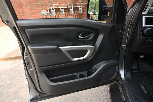 2019 Nissan Titan SV
