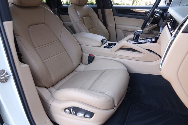 2019 Porsche Cayenne 1-OWNER * 20s * Pano Roof * PREMIUM PKG * AC Seats