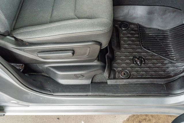 2019 Ram 1500 Big Horn Lone Star SPORT CREW CAB RWD / 5.7L HEMI | Austin, TX | Rocky Mountain Truck Stop Austin 2019 Ram 1500 Big Horn Lone Star SPORT CREW CAB RWD / 5.7L HEMI | Austin, TX | Rocky Mountain Truck Stop Austin