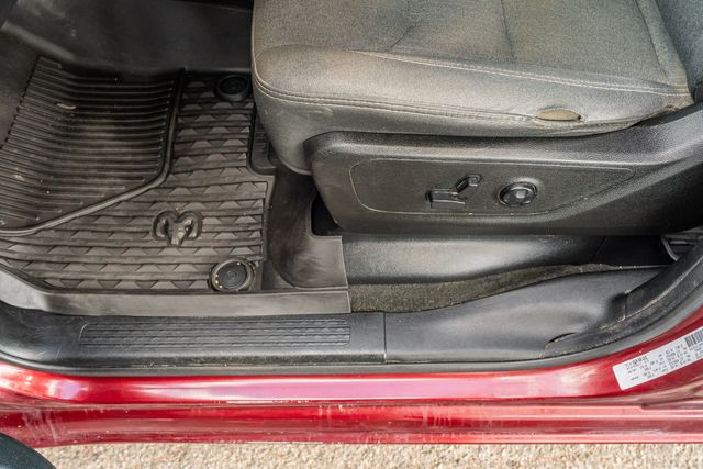 2019 Ram 1500 Big Horn Lone Star Crew Cab 4X4 / 5.7L HEMI V8 | Austin, TX | Rocky Mountain Truck Stop Austin 2019 Ram 1500 Big Horn Lone Star Crew Cab 4X4 / 5.7L HEMI V8 | Austin, TX | Rocky Mountain Truck Stop Austin