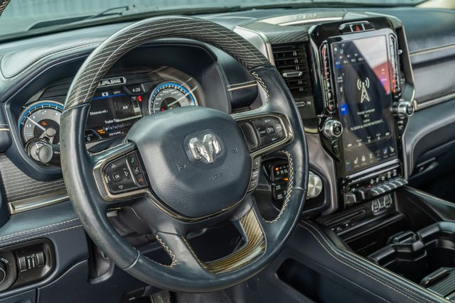 2019 Ram 1500 Limited CREW CAB 4X4 / 5.7 HEMI V8 / TEXAS OWNED | Austin, TX | Rocky Mountain Truck Stop Austin