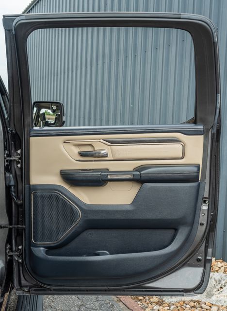 2019 Ram 1500 Limited CREW CAB 4X4 / 5.7 HEMI V8 / TEXAS OWNED | Austin, TX | Rocky Mountain Truck Stop Austin