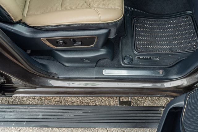 2019 Ram 1500 Limited CREW CAB 4X4 / 5.7 HEMI V8 / TEXAS OWNED | Austin, TX | Rocky Mountain Truck Stop Austin 2019 Ram 1500 Limited CREW CAB 4X4 / 5.7 HEMI V8 / TEXAS OWNED | Austin, TX | Rocky Mountain Truck Stop Austin