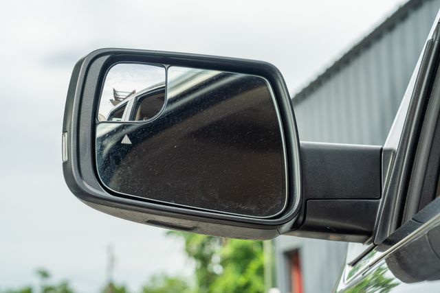 2019 Ram 1500 Limited CREW CAB 4X4 / 5.7 HEMI V8 / TEXAS OWNED | Austin, TX | Rocky Mountain Truck Stop Austin
