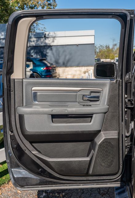 2019 Ram 1500 Classic Warlock CREW CAB 4X2 / CLEAN CARFAX / LUXURY PKG | Austin, TX | Rocky Mountain Truck Stop Austin 2019 Ram 1500 Classic Warlock CREW CAB 4X2 / CLEAN CARFAX / LUXURY PKG | Austin, TX | Rocky Mountain Truck Stop Austin